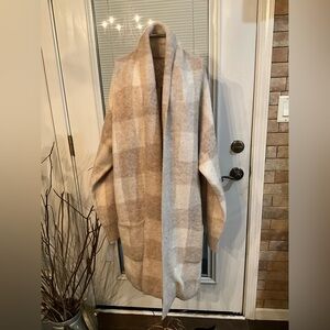 Long Cardigan in Cream and Beige Plaid